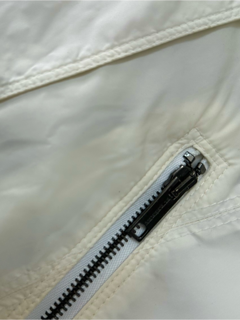 Burberry Ivory/Butter Hooded Lightweight Anorak Jacket - Picture 13 of 16